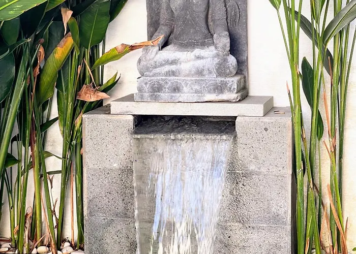 Helenia Canggu, Private Pool, Fast Wifi, 4 Min To Finns Canggu (Bali)
